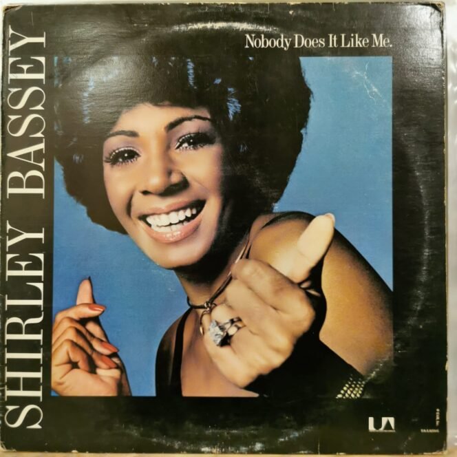 SHIRLEY BASSEY - NOBODY DOES IT LIKE ME Vinyl, LP, Album, Reissue - PLAK
