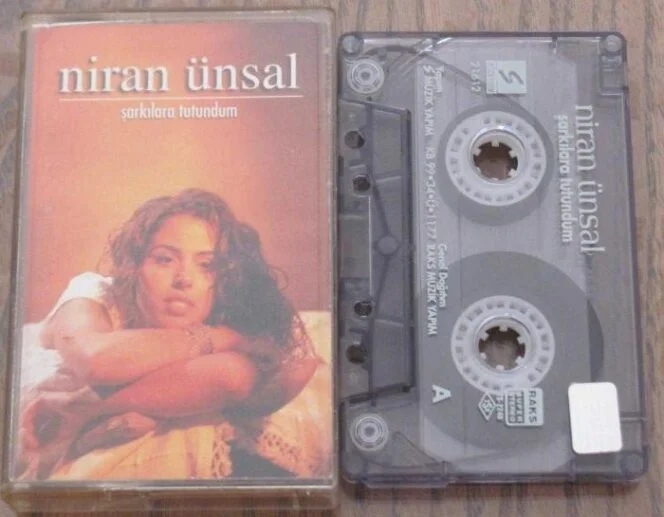 Niran Ünsal – Şarkılara Tutundum Kaset (1999) 2.ci EL